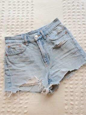 American Eagle Light Blue Distressed Denim Shorts • Size 00